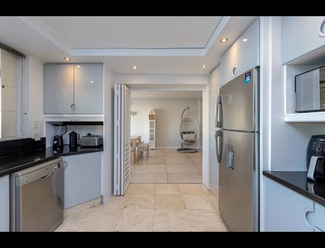 7 BEDROOM HOUSE TO LET IN CAMPS BAY